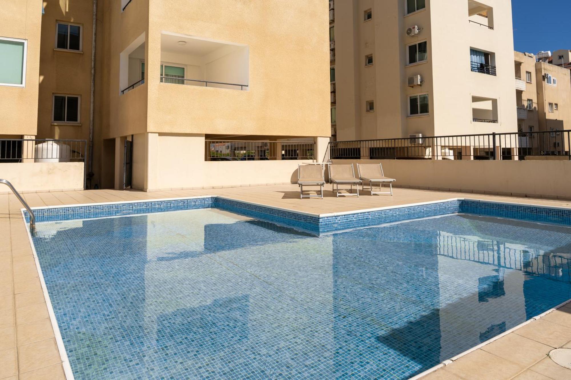 Olivia Mackenzie 2 Bedroom Flat With Pool Larnaca Bagian luar foto