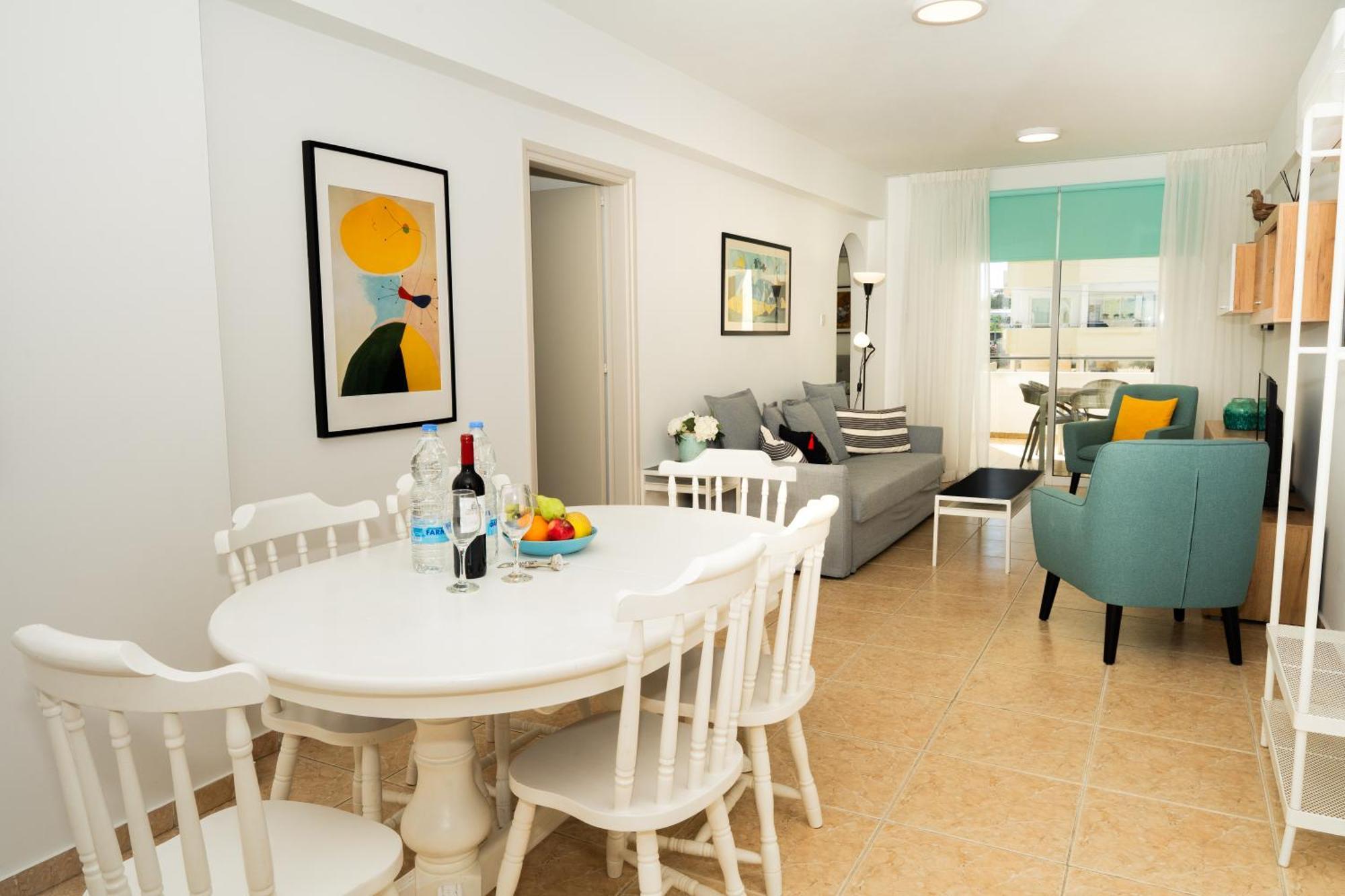 Olivia Mackenzie 2 Bedroom Flat With Pool Larnaca Bagian luar foto