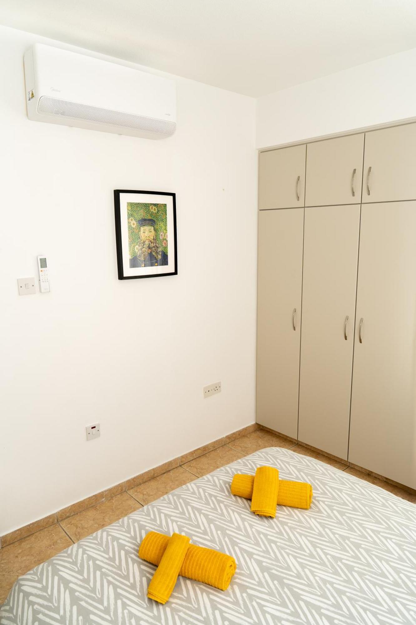 Olivia Mackenzie 2 Bedroom Flat With Pool Larnaca Bagian luar foto